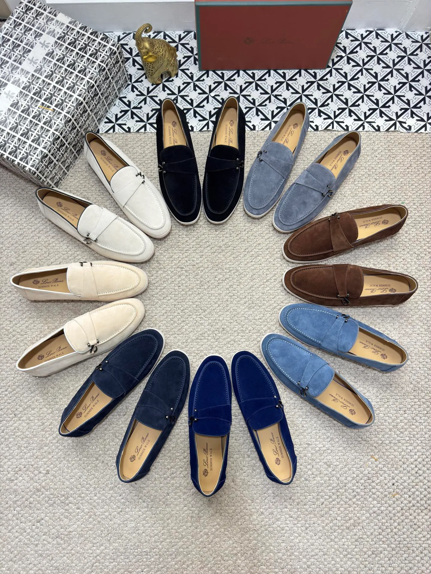 Men's men's shoes 💰380 [New model] 🍓🍓Loro Piana - LP couple model. The new moccasins are made of water-repellent treated suede uppers with rubber soles, a classic. The complex craftsmanship and meticulous structure make the shoes light and soft, allowing you to walk comfortably and freely. Perfect for wearing at the beach or out in the water during the summer. Size: 35-44 (45 customized